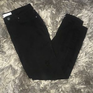 Distressed High Rise Ankle Jeans!